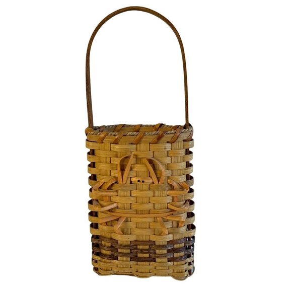 Wicker Hanging Wall Basket Brown Made in Alaska Signed with a Crab - Picture 1 of 8